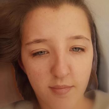 Babysitter in Limoges: CAPUCINE