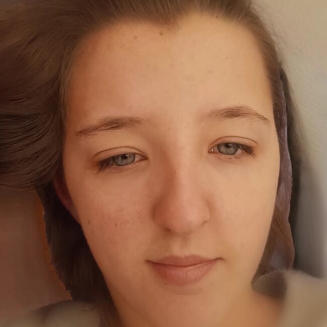 Babysitter in Limoges: CAPUCINE