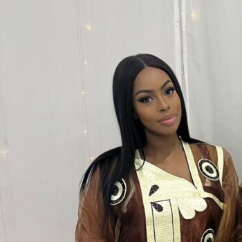 Babysitter in Paris: Souad