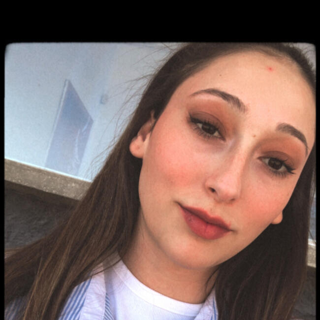 Babysitter in Droichead Nua: Adina Simona