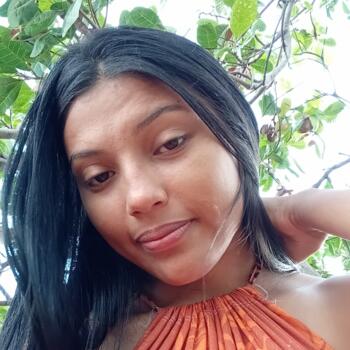 Babá Caucaia: Taynara