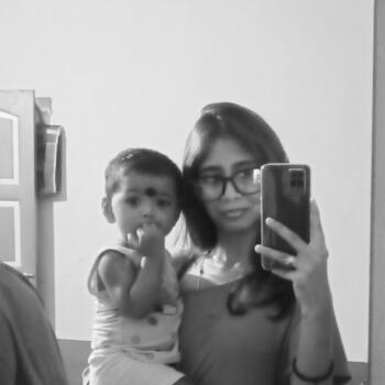 Babysitter Kolkata: Taniya