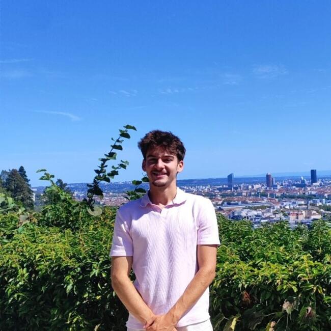 Babysitter in Oullins: Tristan