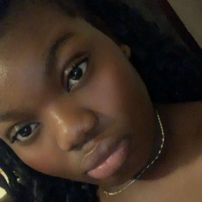 Baby-sitter in Calgary: Hadassah