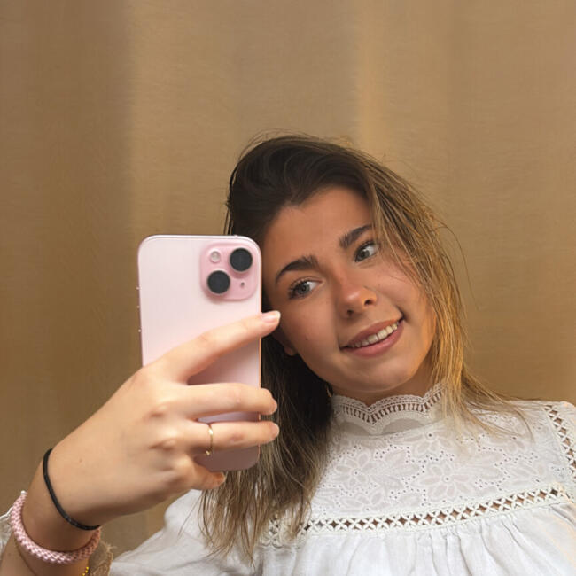 Babysitter in Hénonville: Alice