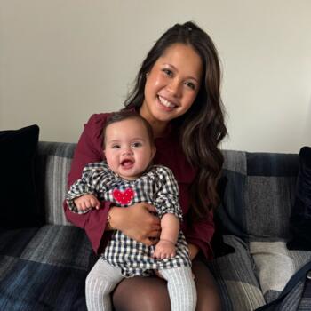 부산광역시 베이비시터 일자리: 베이비시터 일자리 Abigail