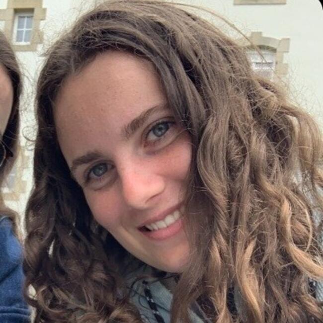 Babysitter in Angers: Armelle