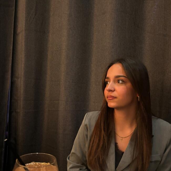 Babysitter in Caumont-sur-Durance: Ambre