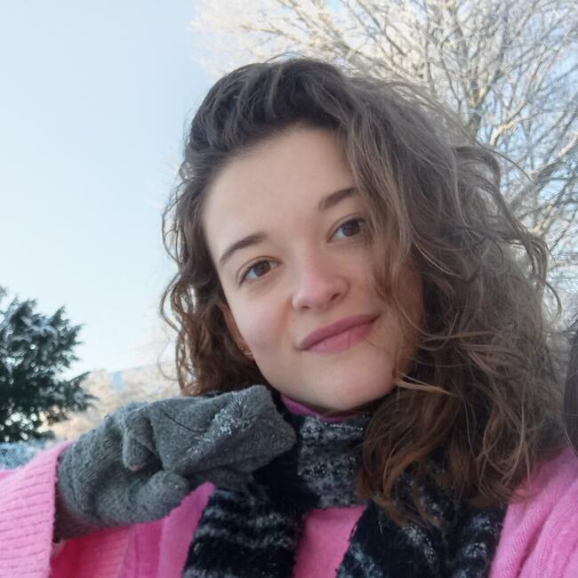 Babysitter in Sainte-Luce-sur-Loire: Louise