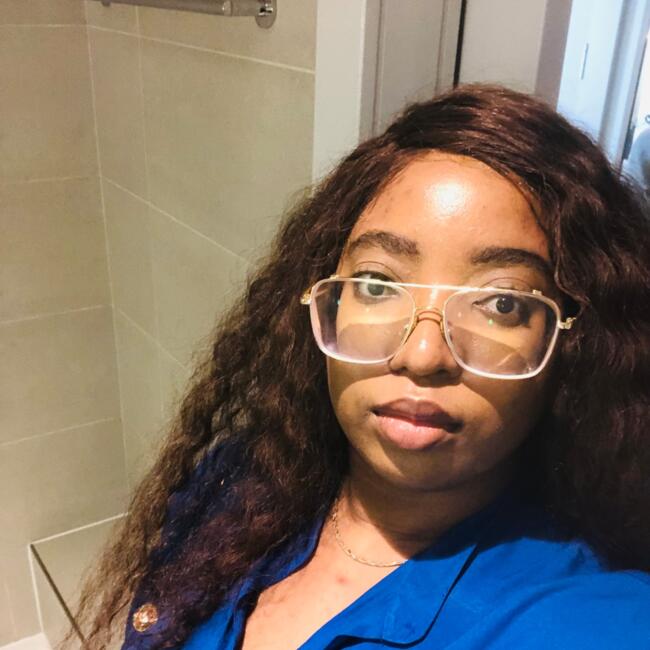 Babysitter in Montreal: Lisa