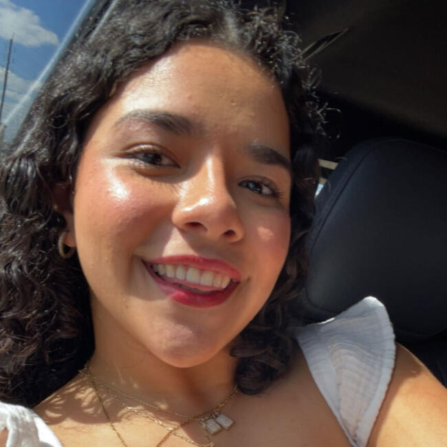 Babysitter in Katy: Maria