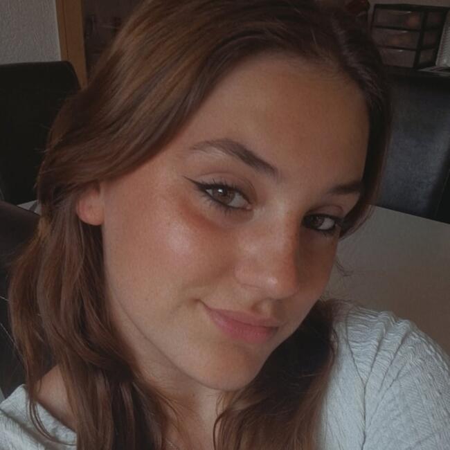 Babysitter in Travers: Melissa