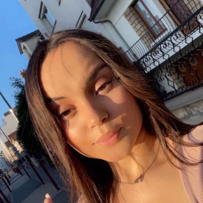 Babysitter in Châlette-sur-Loing: Maram