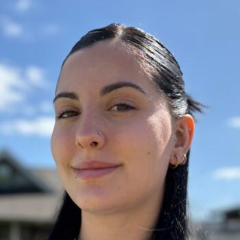 Niñera en Belén de Escobar: Abril celeste