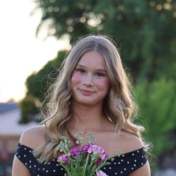 Babysitter in Glendale: Mckenzie