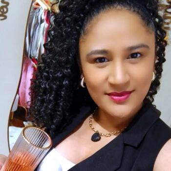 Babysitter Foz do Iguaçu: MARAJANE