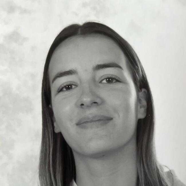 Babysitter in Rezé: Melina