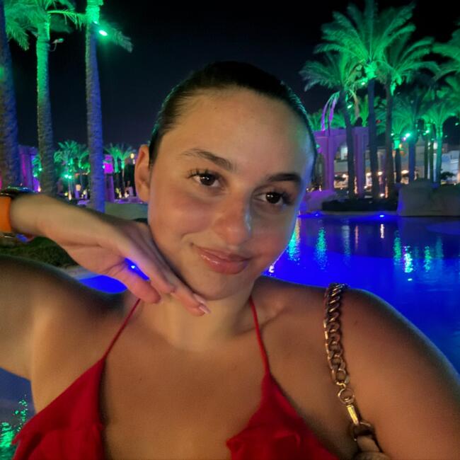 Babysitter in Schaarbeek: Tinna