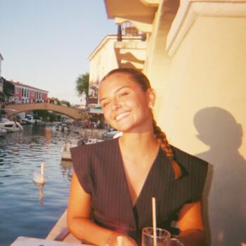 Babysitter in Nîmes: Charlotte