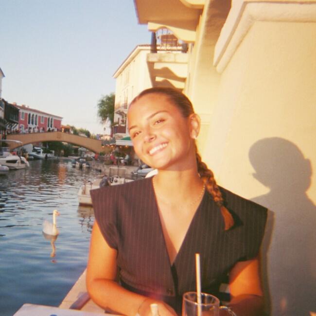 Babysitter in Nîmes: Charlotte