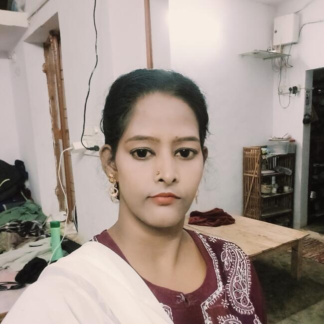 Babysitter in Lucknow: Hina