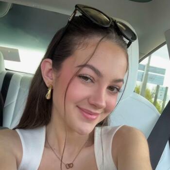 Babysitter in Girona: Gina