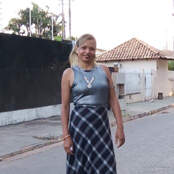 Babysitter in Cuiabá: Gleice