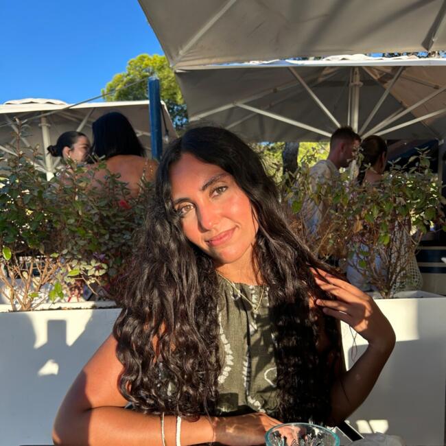 Babysitter in Alfortville: Assya