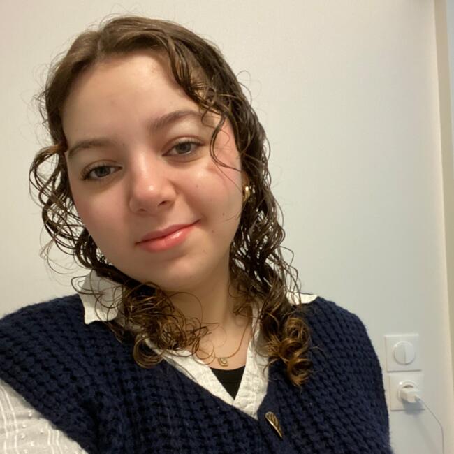 Babysitter in Rennes: Lena