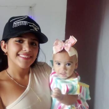 Babysitter in Caracas: Krisvelis