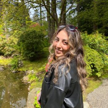 Baby-sitter in Ajax: Roshan