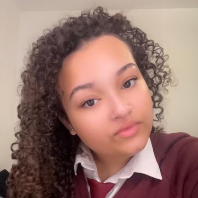 Babysitter in Milton Keynes: Mya