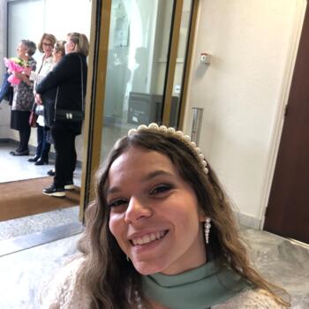 Babysitter in Six-Fours-les-Plages: Tara