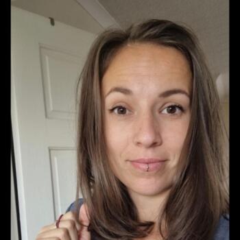 Babysitting job in Tarporley: babysitting job Denisa