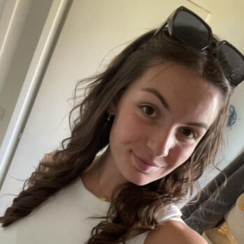 Babysitter in Lucé: Louna