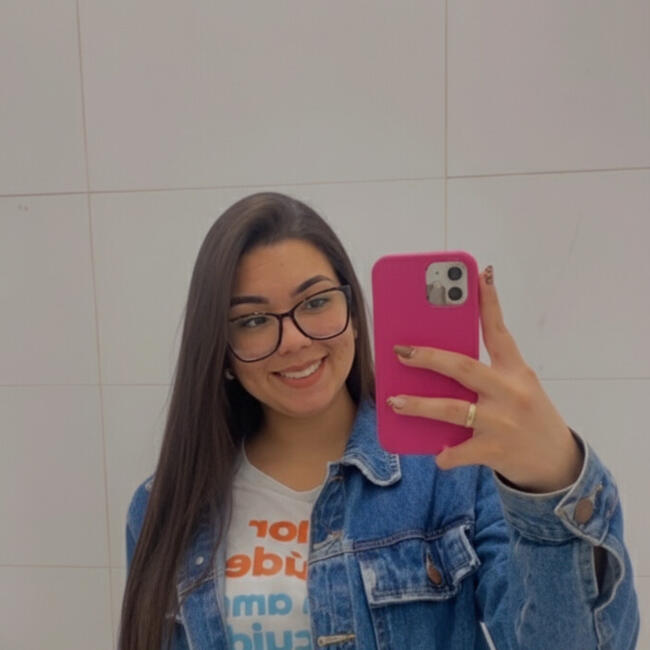 Emprego de babá em Canoas: Taina