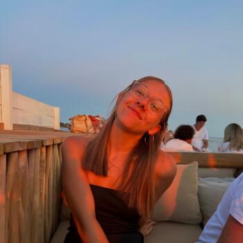 Babysitter Gas: Ève