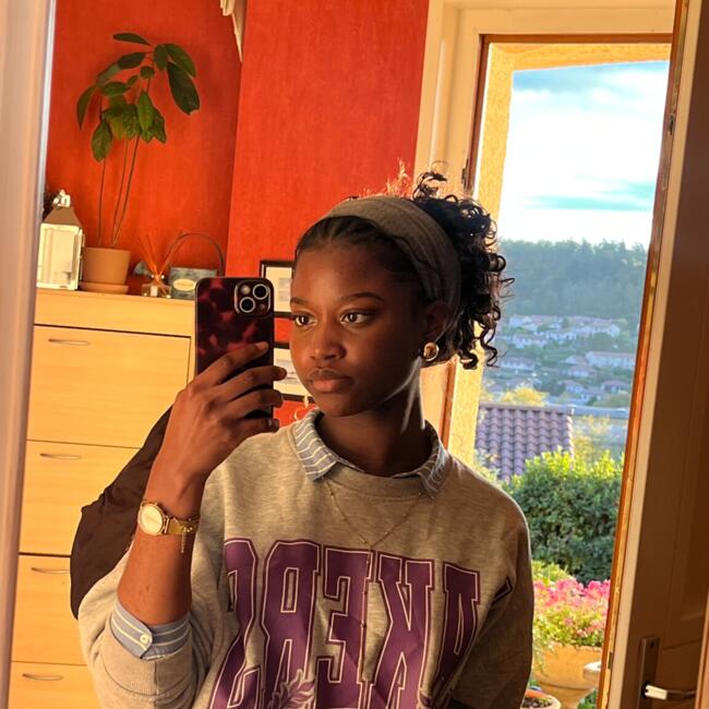 Babysitter in Saint-Etienne: Palina