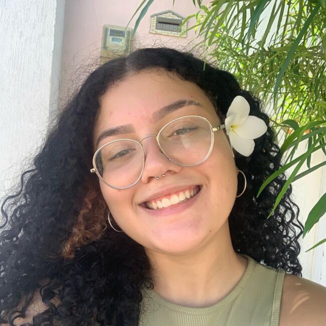 Babá em Guanambi: Ysali