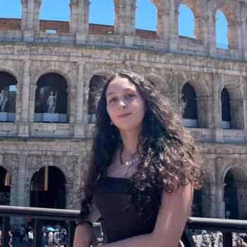 Babysitter in Velilla de San Antonio: Salma