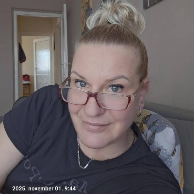 Babysitter in Debrecen: Enikő