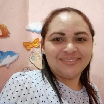 Babysitter Fortaleza: Renata