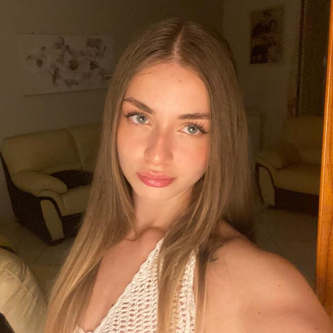 Babysitter a Melito di Napoli: Sabrina