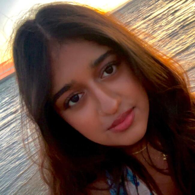 Baby-sitter in Calgary: Meenakshi