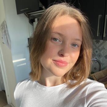 Babysitter in Mont-Saint-Aignan: Maud