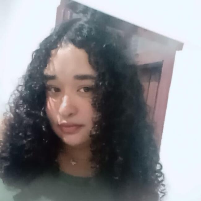 Babysitter in Itu: Julia