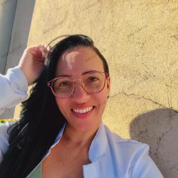 Babysitter in Ribeirão das Neves: Denise