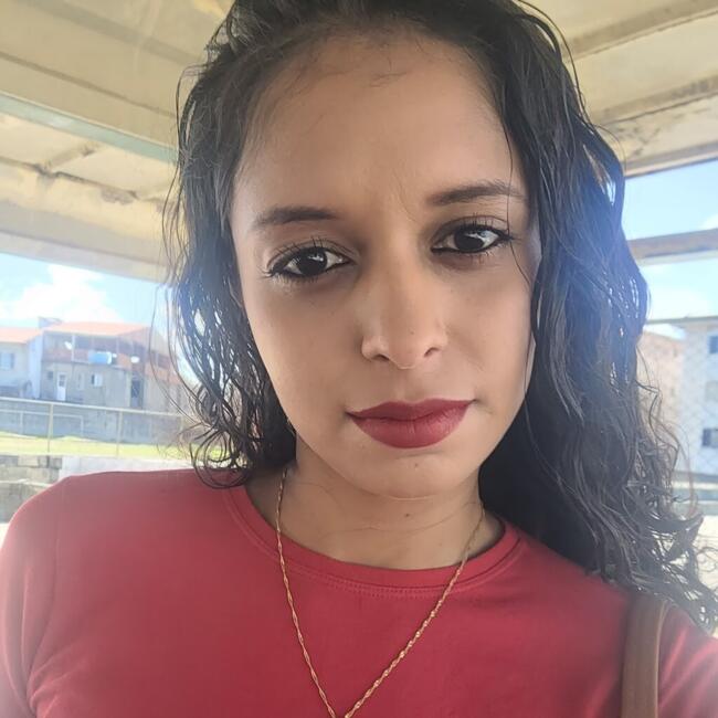 Emprego de babá em Aracaju: Yngrid