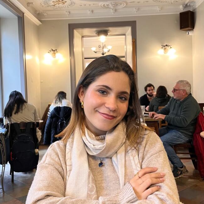 Babysitter in Lisbon: Madalena