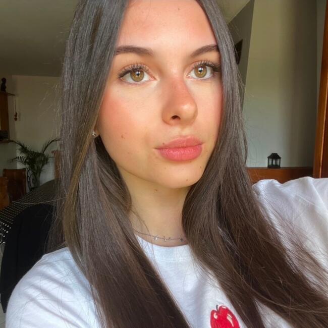 Babysitter in Mézières-sur-Seine: Chloé